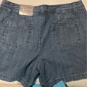 Women’s shorts 🩳 BOGO half price AND free shipping!  Look for 🩳 symbol!